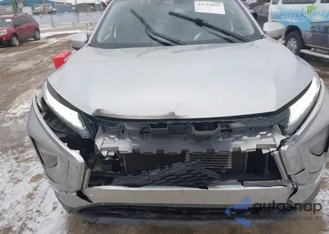 2022 Mitsubishi Eclipse Cross Es S-Awc z USA, uszkodzony, nr VIN JA4ATUAA3NZ047966